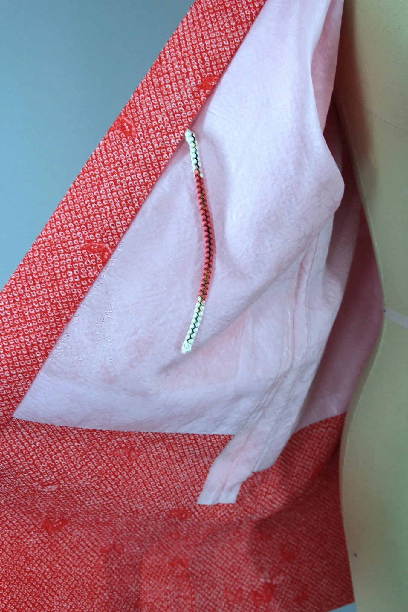 1980s Vintage Haori Kimono Jacket Cardigan / Watermelon Pink Shibori Print