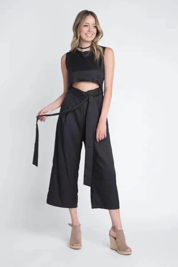 Elegant Sleeveless Jumpsuit with Side Slit and Customizable Tie Feature for Women