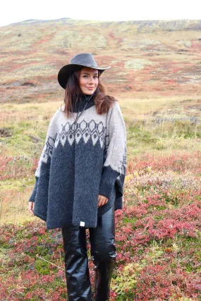 Funnel Neck Poncho Jacket Beige - Ísar