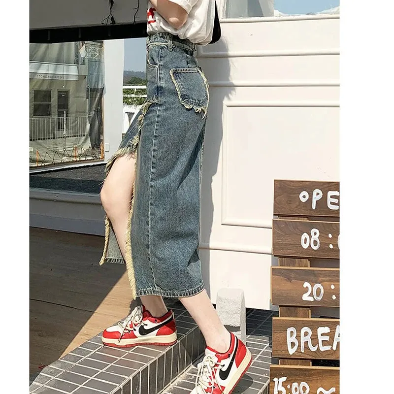 High Waist Jeansrock mit Fransen und Schlitz und den Y2K-Stil