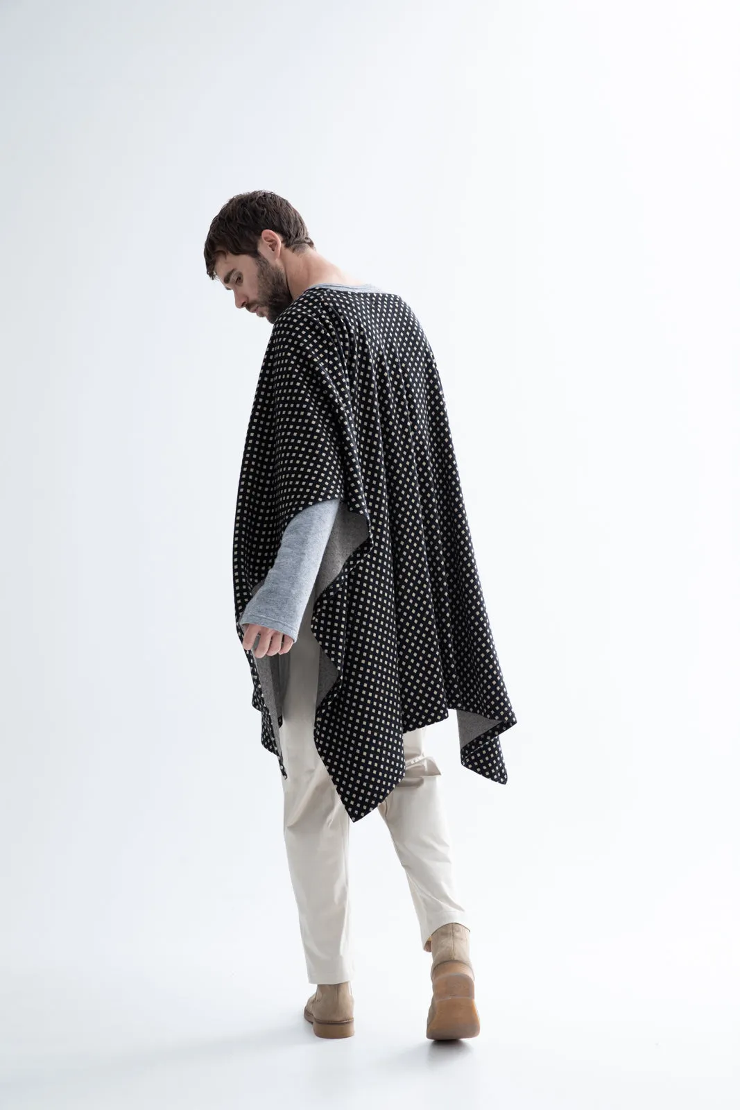 Kares Poncho Black & Beige