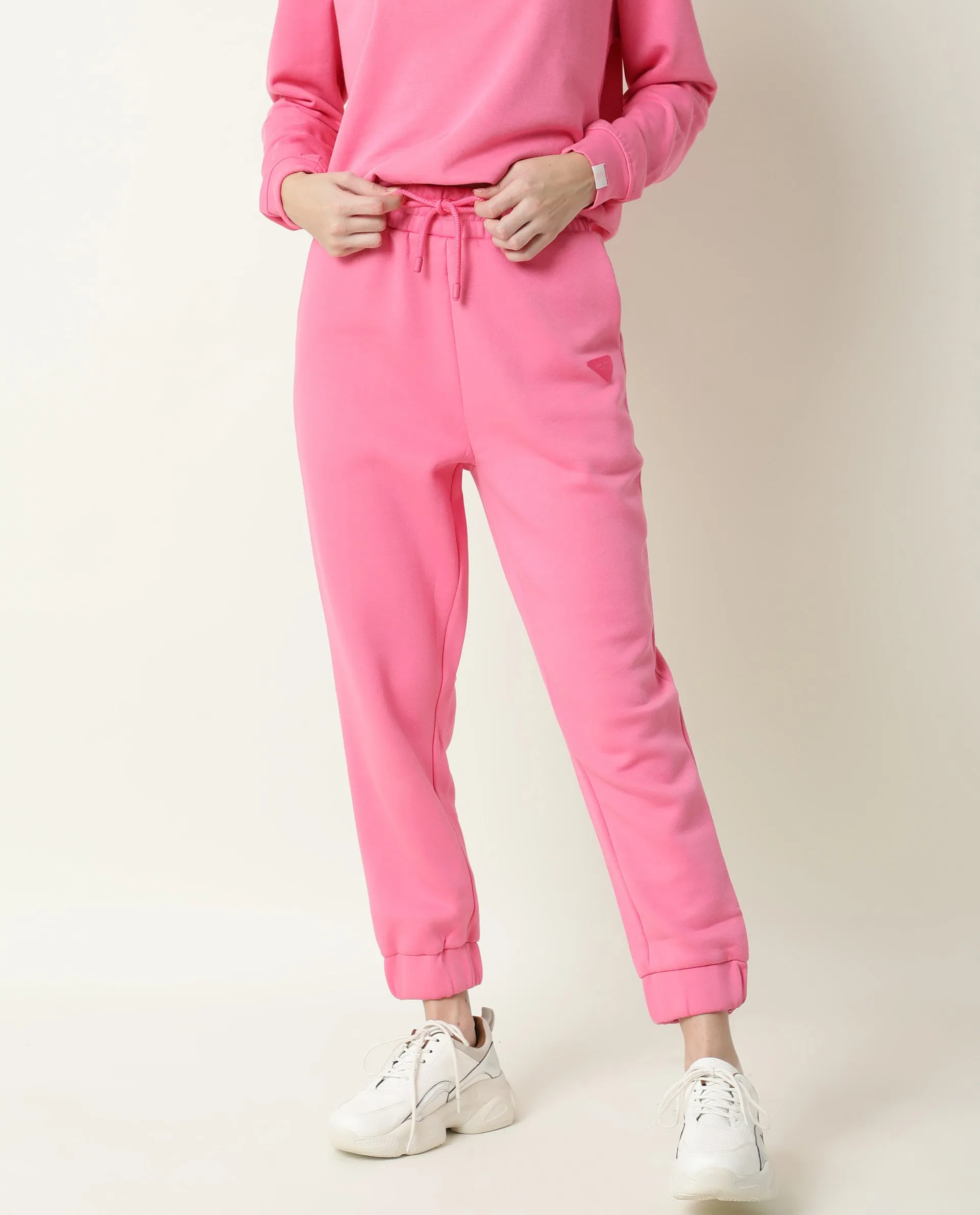 Rareism Women Neo-1 Pink Poly Cotton Fabric Tailored Fit Solid Mid Rise Ankle Length Track Pant